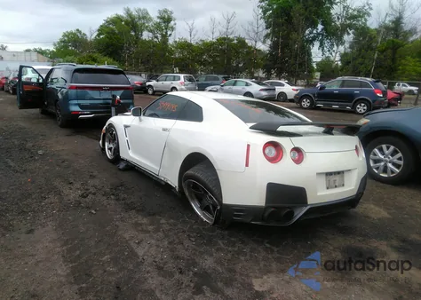 2015 Nissan Gt-R Premium z USA, uszkodzony, nr VIN JN1AR5EF7FM281075